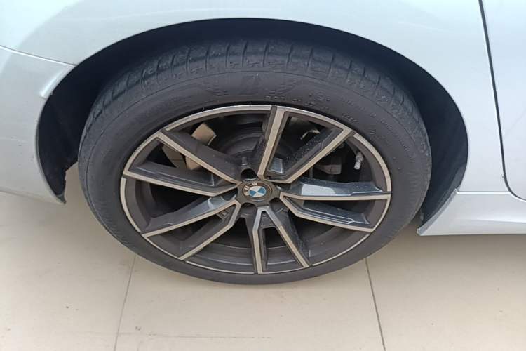 Used BMW 3 Series 2024 325Li M Sport Package Right Rear Wheel Hub