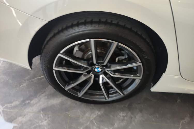 Used BMW 3 Series 2024 320Li M Sport Package Right Rear Wheel Hub