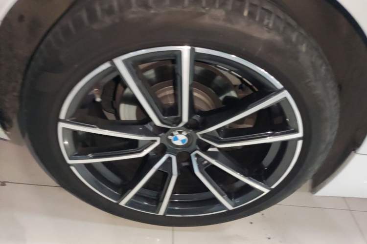 Used BMW 3 Series 2024 325Li M Sport Package Right Rear Wheel Hub