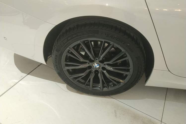Used BMW 3 Series 2024 325Li M Sport Package Right Rear Wheel Hub