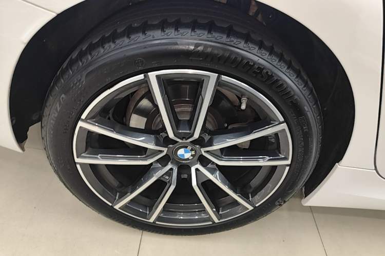Used BMW 3 Series 2024 325Li M Sport Package Right Rear Wheel Hub