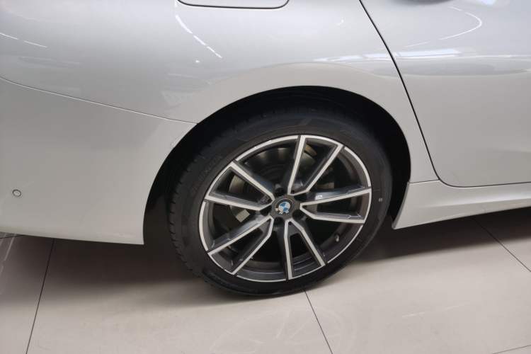 Used BMW 3 Series 2024 325Li M Sport Package Right Rear Wheel Hub