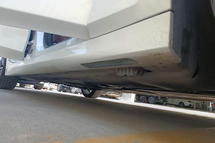 Used BMW 3 Series 2024 325Li M Sport Package Right Side Sill