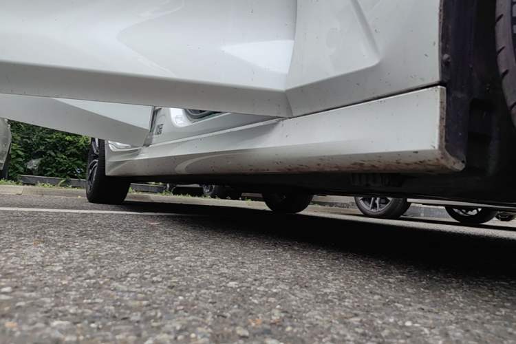 Used BMW 3 Series 2024 320Li M Sport Package Right Side Sill