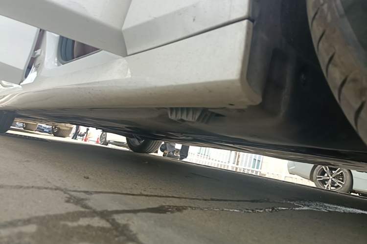 Used BMW 3 Series 2024 320Li M Sport Package Right Side Sill