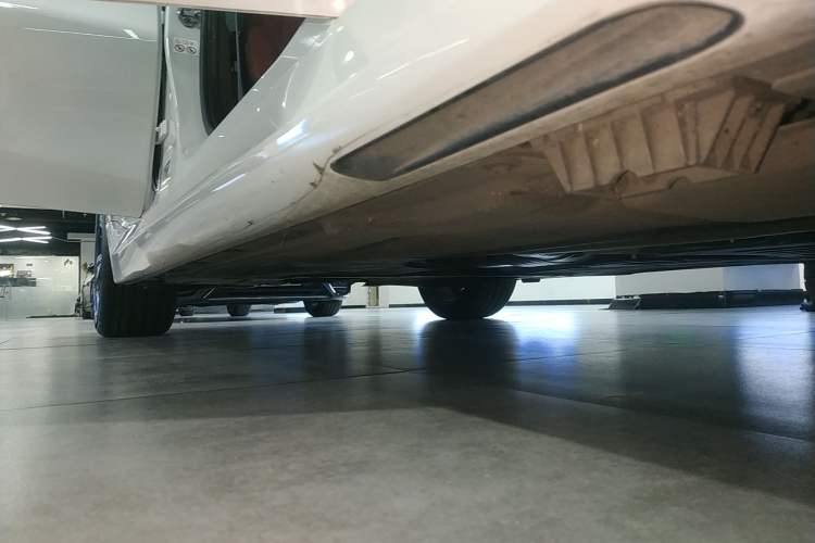 Used BMW 3 Series 2024 325i M Sport Package Right Side Sill