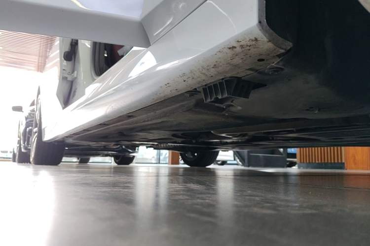 Used BMW 3 Series 2024 320Li M Sport Package Right Side Sill
