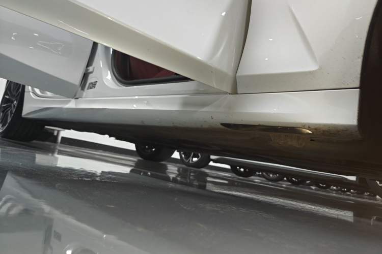 Used BMW 3 Series 2024 325Li M Sport Night Edition Package Right Side Sill
