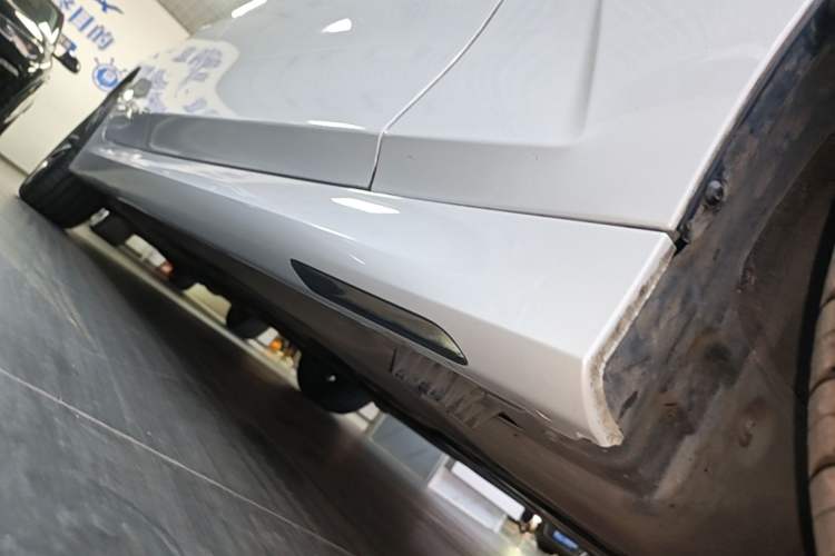 Used BMW 3 Series 2024 325Li M Sport Package Right Side Sill
