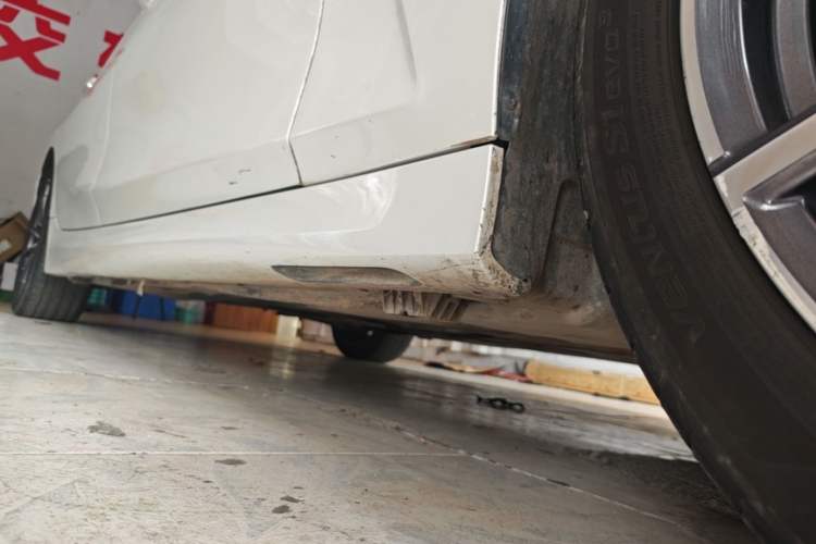 Used BMW 3 Series 2024 325Li M Sport Package Right Side Sill