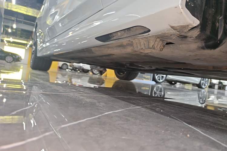 Used BMW 3 Series 2024 325i M Sport Package Right Side Sill