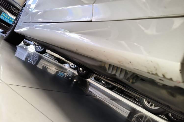 Used BMW 3 Series 2024 320Li M Sport Package Right Side Sill
