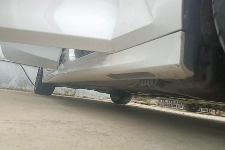 Used BMW 3 Series 2024 325Li M Sport Night Edition Package Right Side Sill