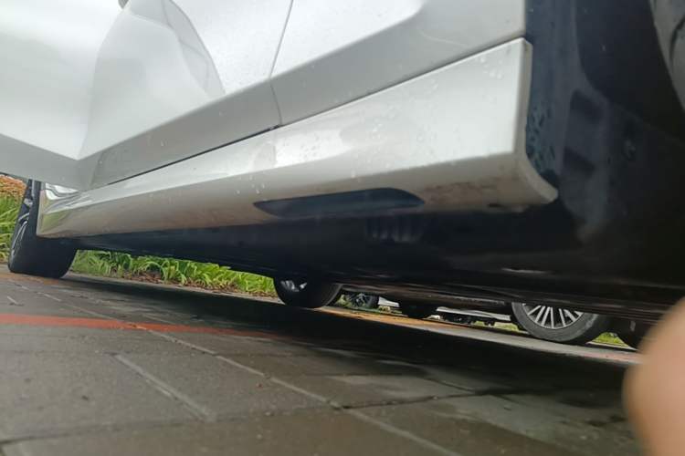 Used BMW 3 Series 2024 325Li M Sport Package Right Side Sill