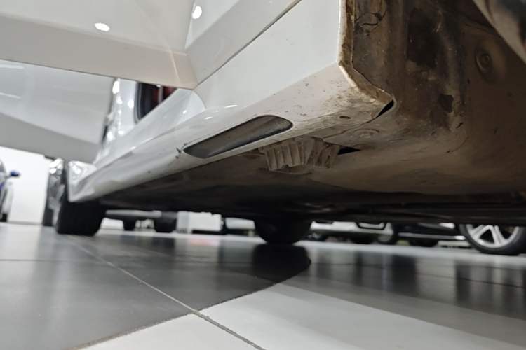Used BMW 3 Series 2024 325i M Sport Package Right Side Sill