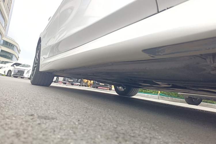 Used BMW 3 Series 2024 325Li M Sport Night Edition Package Right Side Sill