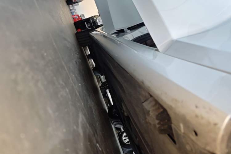 Used BMW 3 Series 2024 320Li M Sport Package Right Side Sill