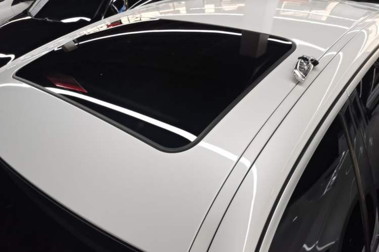 Used BMW 3 Series 2024 320i M Sport Package Roof