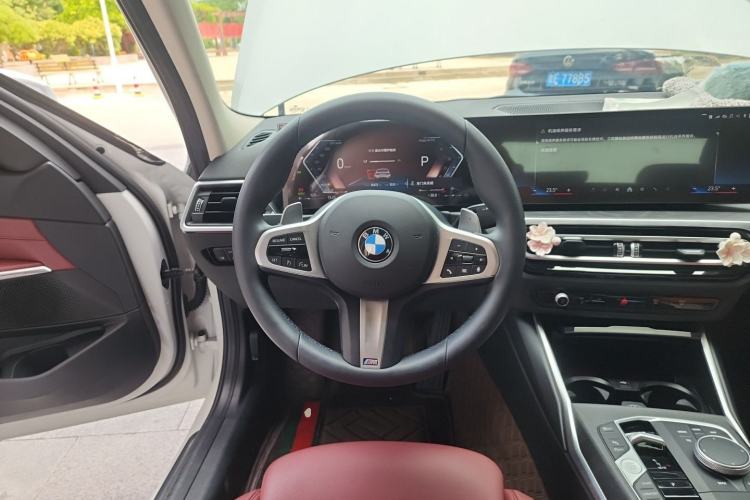 Used BMW 3 Series 2024 325i M Sport Package Steering Wheel