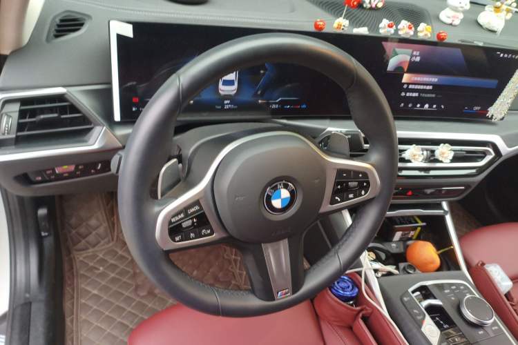 Used BMW 3 Series 2024 325i M Sport Package Steering Wheel