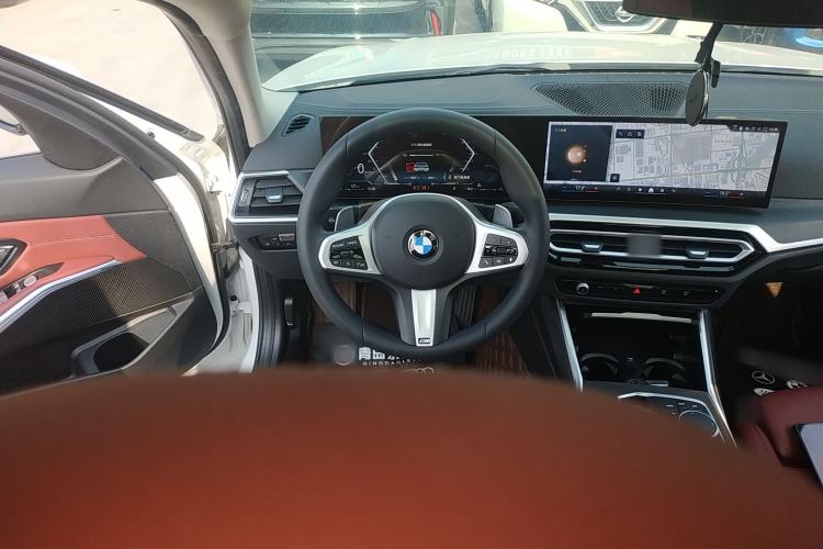 Used BMW 3 Series 2024 325i M Sport Package Steering Wheel