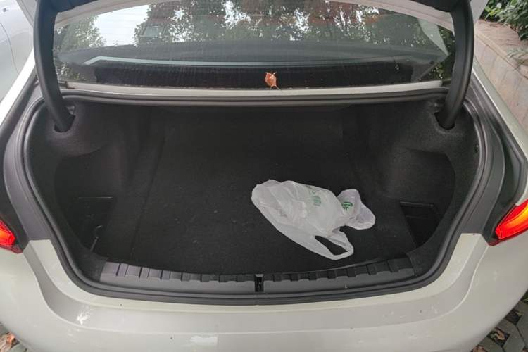 Used BMW 3 Series 2024 320Li M Sport Package Trunk