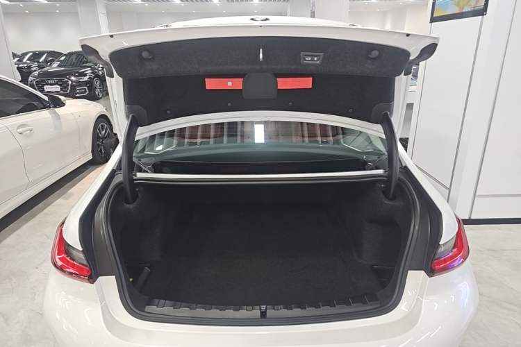 Used BMW 3 Series 2024 325Li M Sport Night Edition Package Trunk
