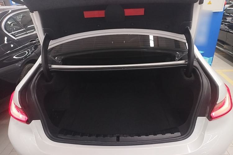 Used BMW 3 Series 2024 325i M Sport Package Trunk
