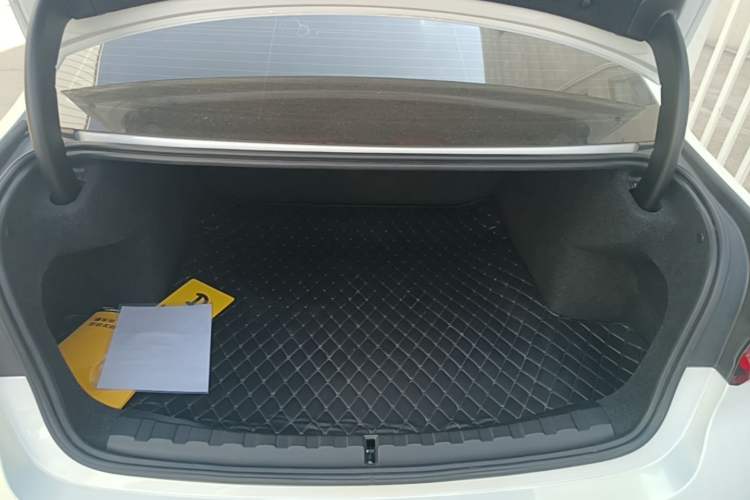 Used BMW 3 Series 2024 325Li M Sport Package Trunk