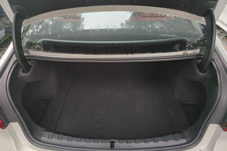 Used BMW 3 Series 2024 320Li M Sport Package Trunk