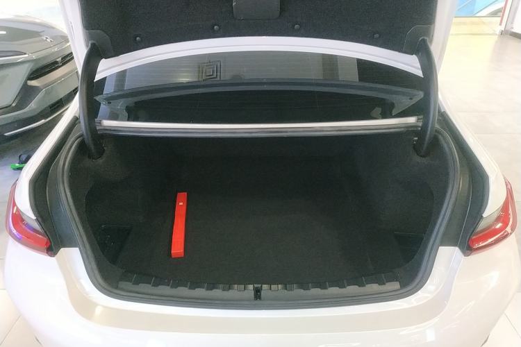 Used BMW 3 Series 2024 325i M Sport Package Trunk