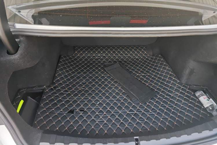 Used BMW 3 Series 2024 325Li M Sport Night Edition Package Trunk