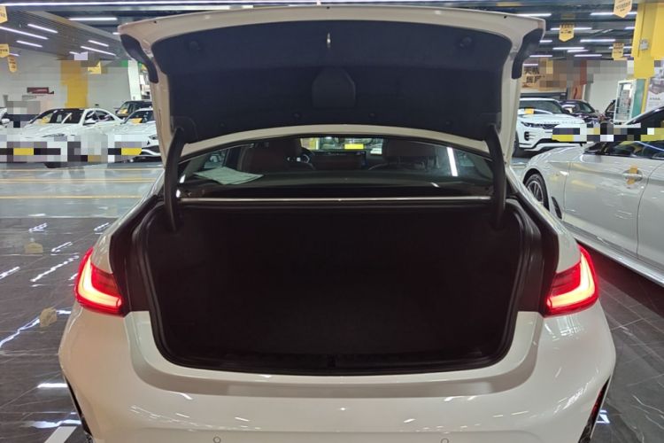 Used BMW 3 Series 2024 325i M Sport Package Trunk
