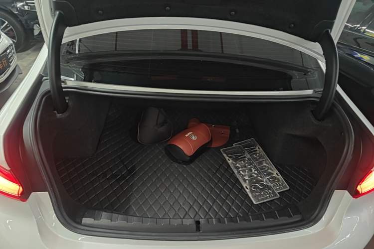 Used BMW 3 Series 2024 325i M Sport Package Trunk