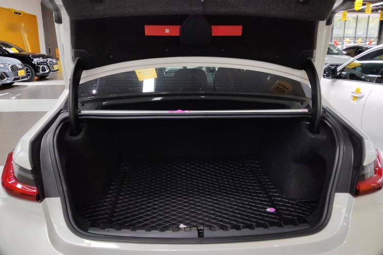 Used BMW 3 Series 2024 320Li M Sport Package Trunk
