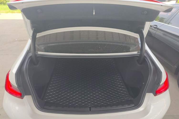 Used BMW 3 Series 2024 320Li M Sport Package Trunk