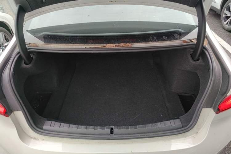 Used BMW 3 Series 2024 320Li M Sport Package Trunk