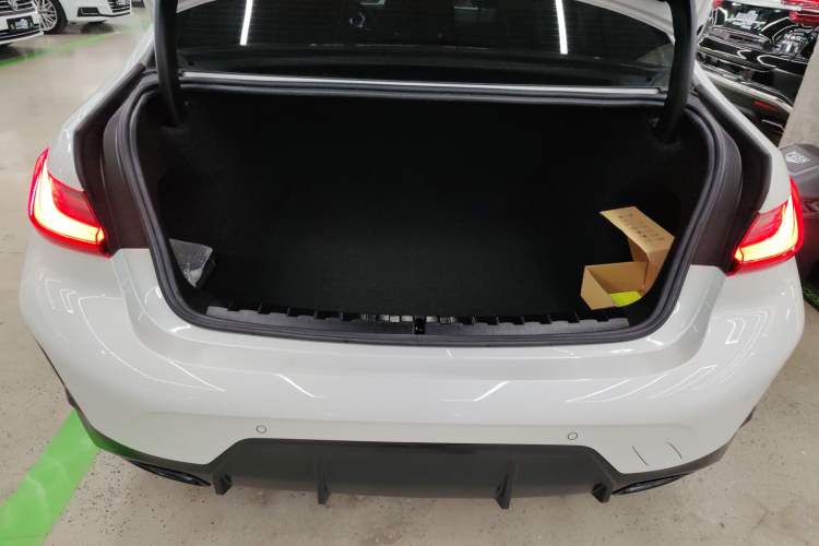 Used BMW 3 Series 2024 325Li M Sport Night Edition Package Trunk