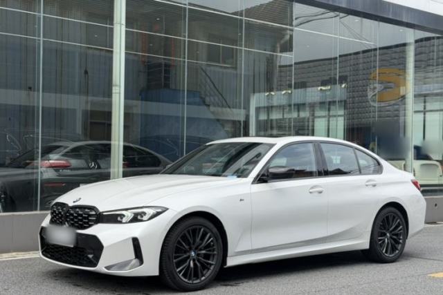 Ojetý BMW 3 Series 2024 325i M Sport Night Edition Package