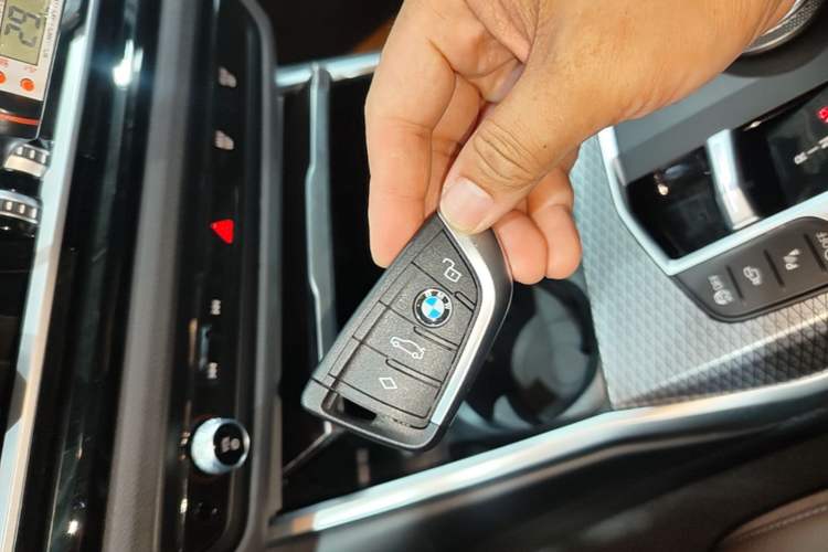 Used BMW 3 Series 2024 325Li M Sport Night Edition Package Vehicle Key