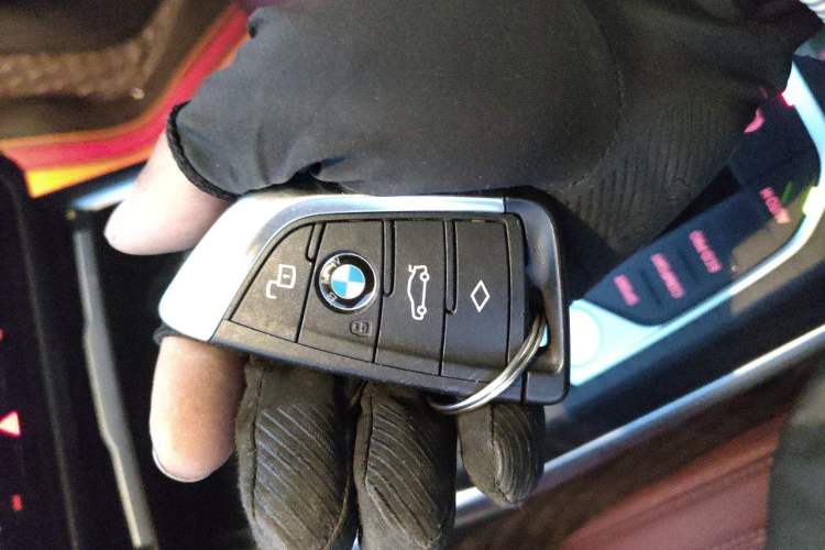 Used BMW 3 Series 2024 325i M Sport Package Vehicle Key
