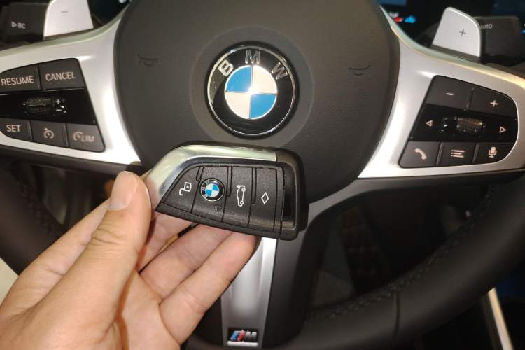 Used BMW 3 Series 2024 325Li M Sport Night Edition Package Vehicle Key