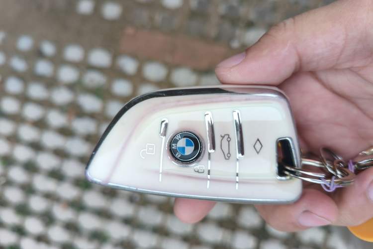 Used BMW 3 Series 2024 325i M Sport Package Vehicle Key