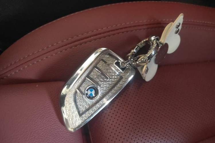 Used BMW 3 Series 2024 325i M Sport Package Vehicle Key