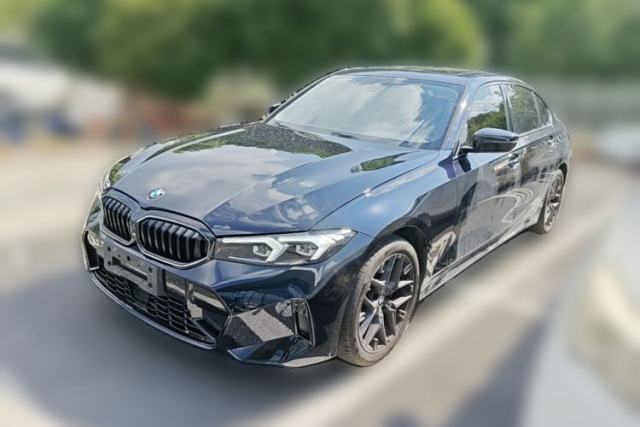 Ojetý BMW 3 Series 2025 330Li M Sport Shadowline Package