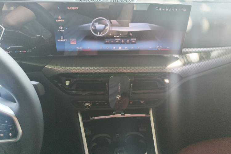 Used BMW 3 Series 2025 330Li M Sport Shadowline Package Audio And AC Panel