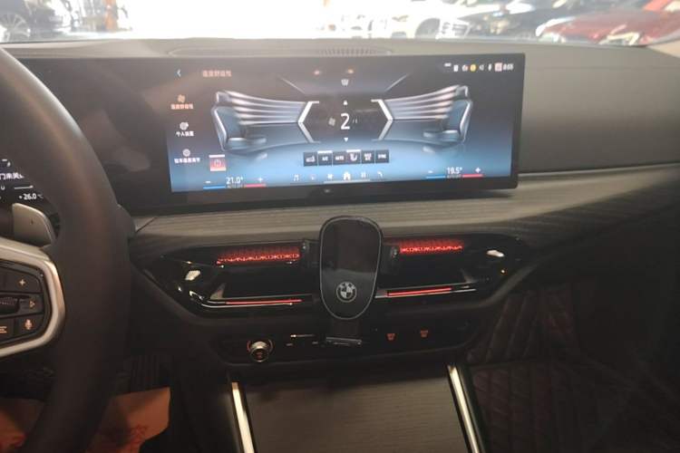 Used BMW 3 Series 2025 325Li M Sport Package Audio And AC Panel