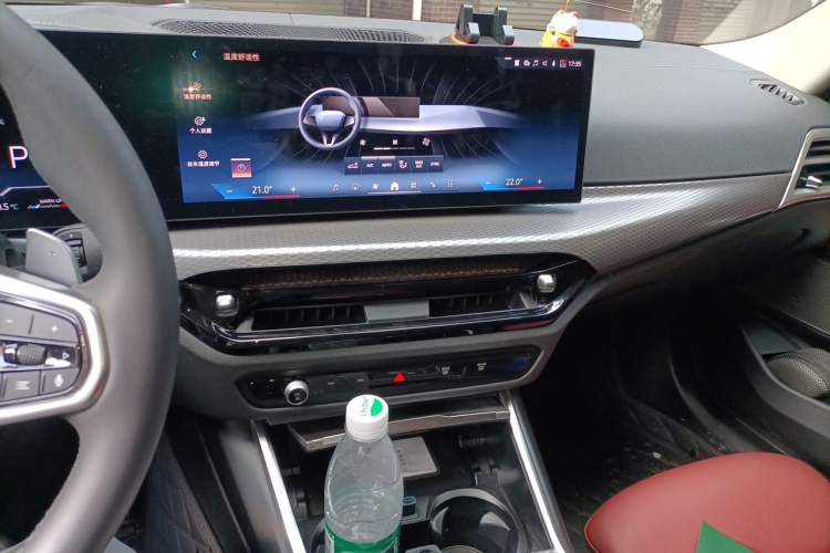 Used BMW 3 Series 2025 330Li M Sport Shadowline Package Audio And AC Panel