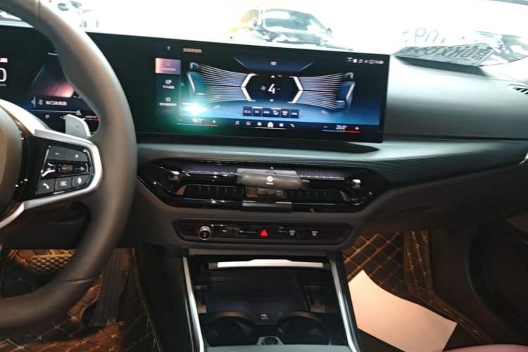 Used BMW 3 Series 2025 325Li M Sport Package Audio And AC Panel