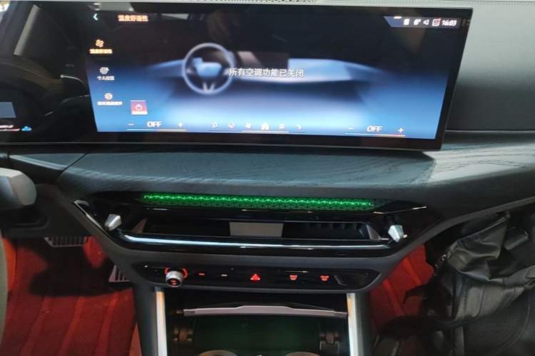 Used BMW 3 Series 2025 330Li M Sport Shadowline Package Audio And AC Panel